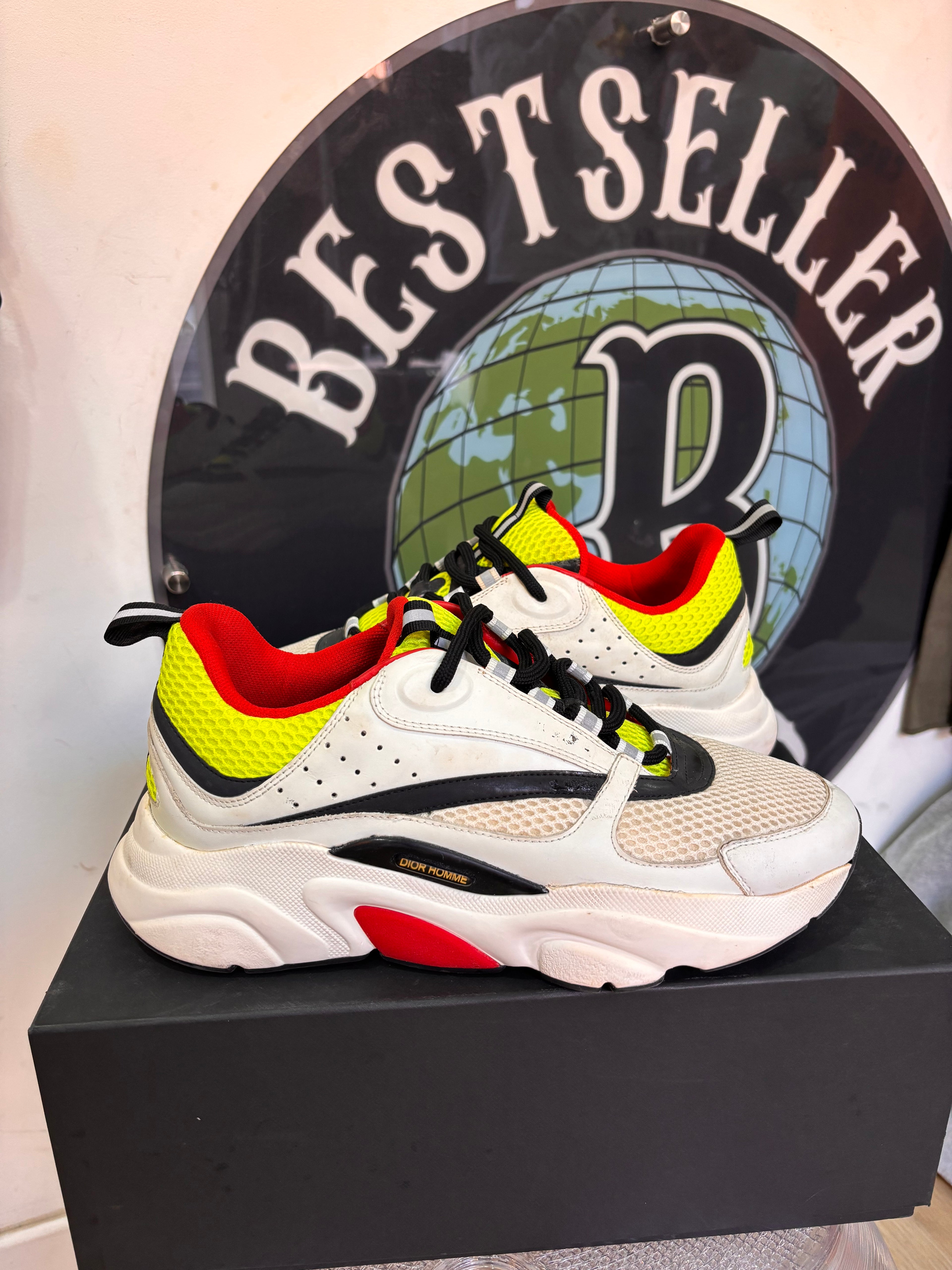Dior B22