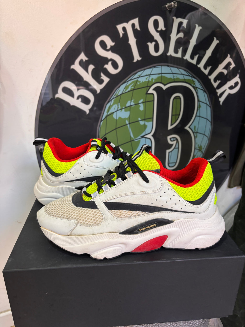 Dior B22