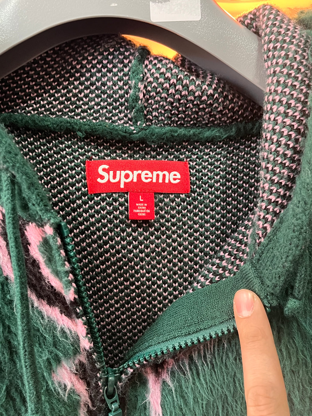 Supreme zip Size L