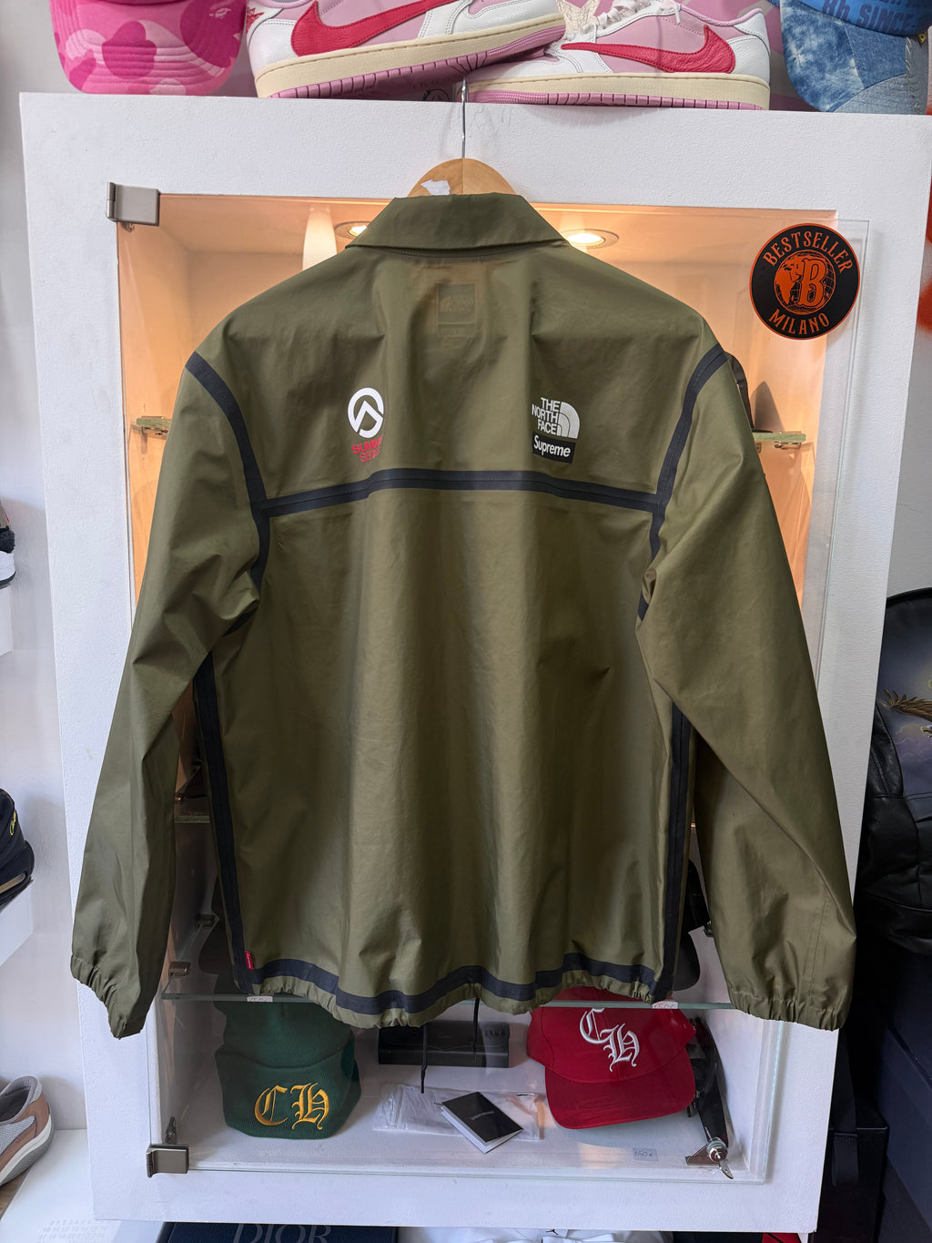 Supreme x north face jacket size M