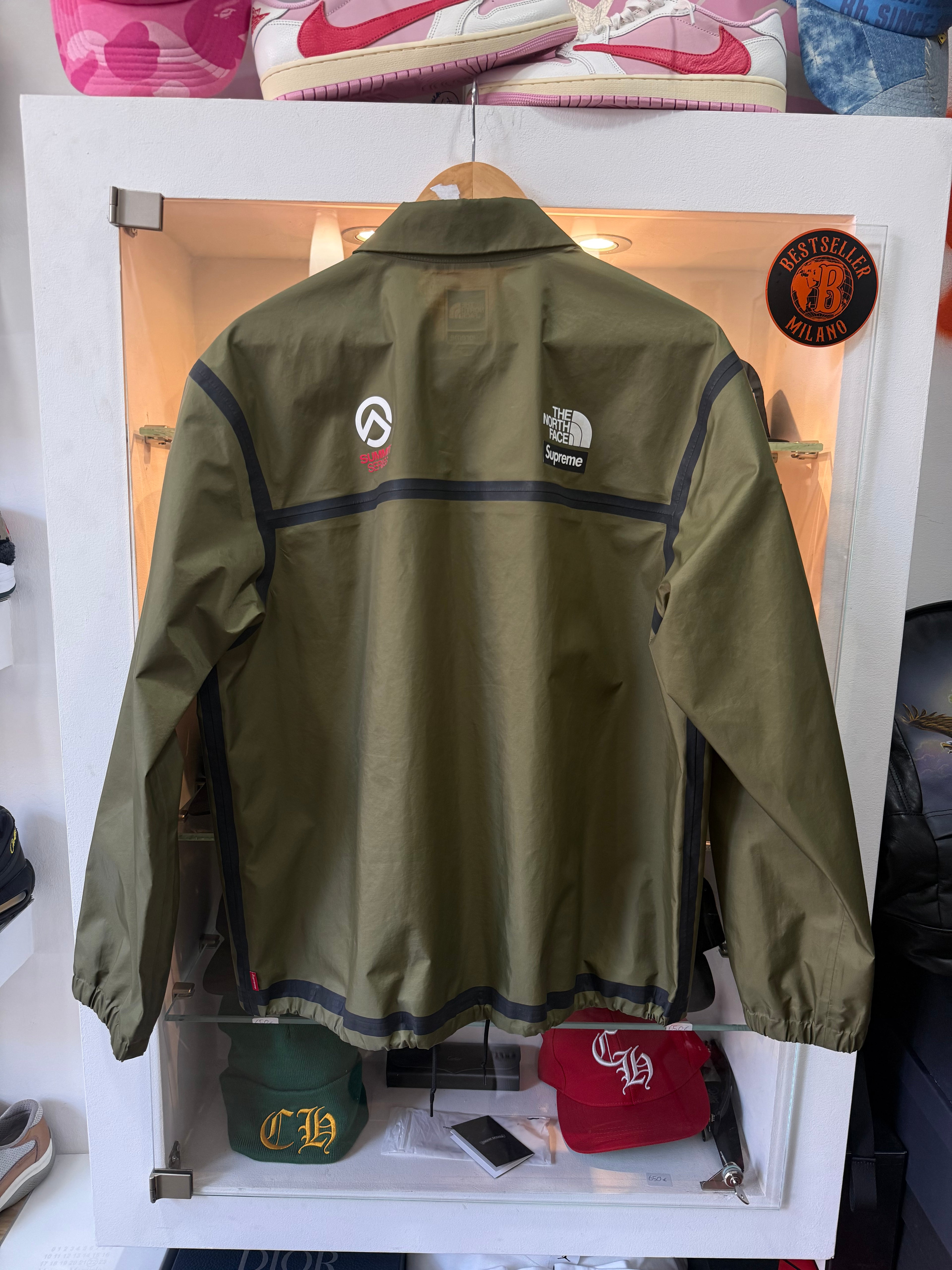 Supreme x north face jacket size M
