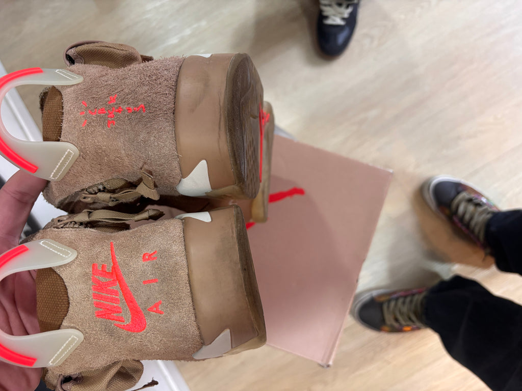 Jordan 6 Travis Scott