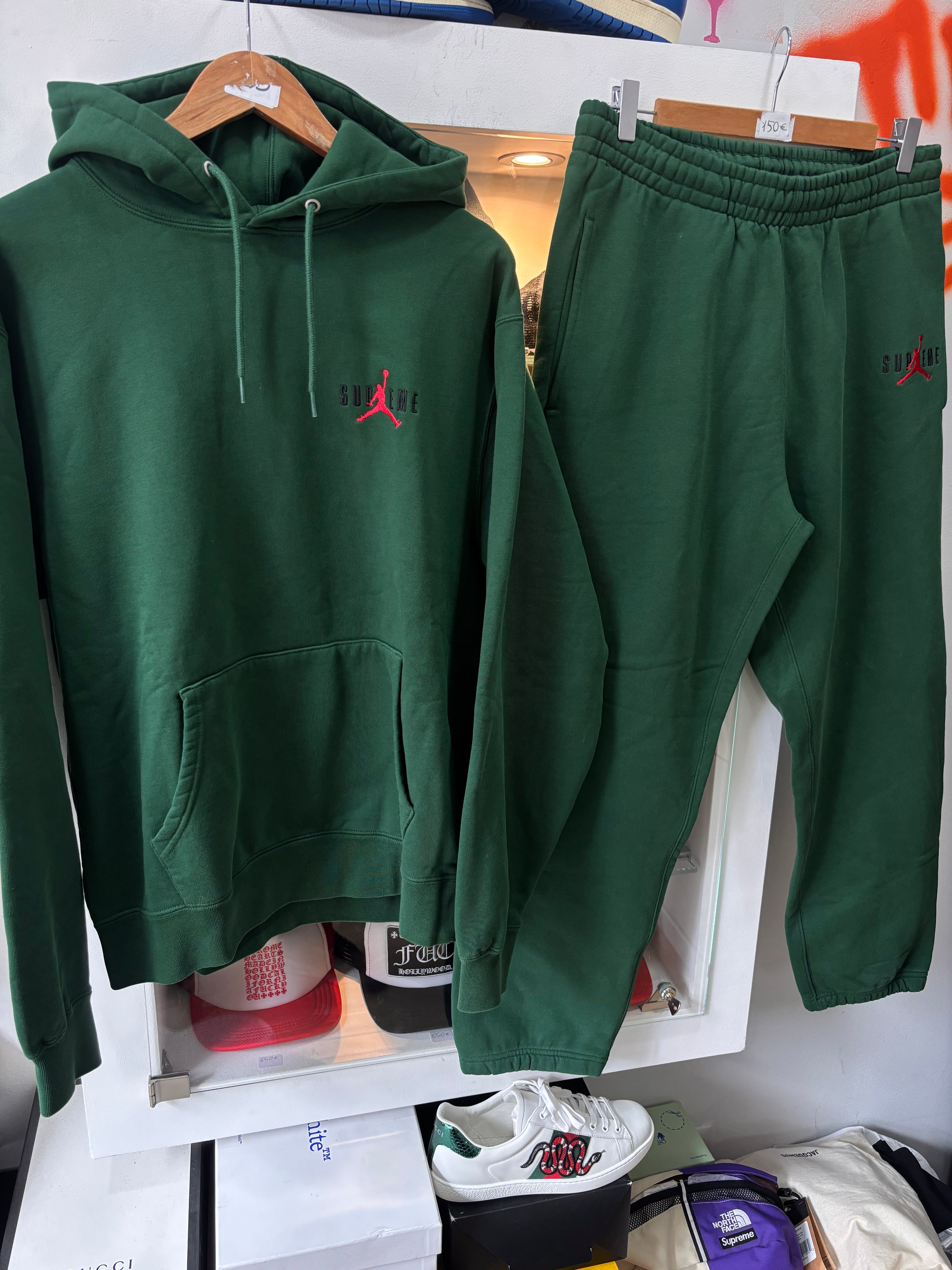 Tuta completa Supreme X Jordan