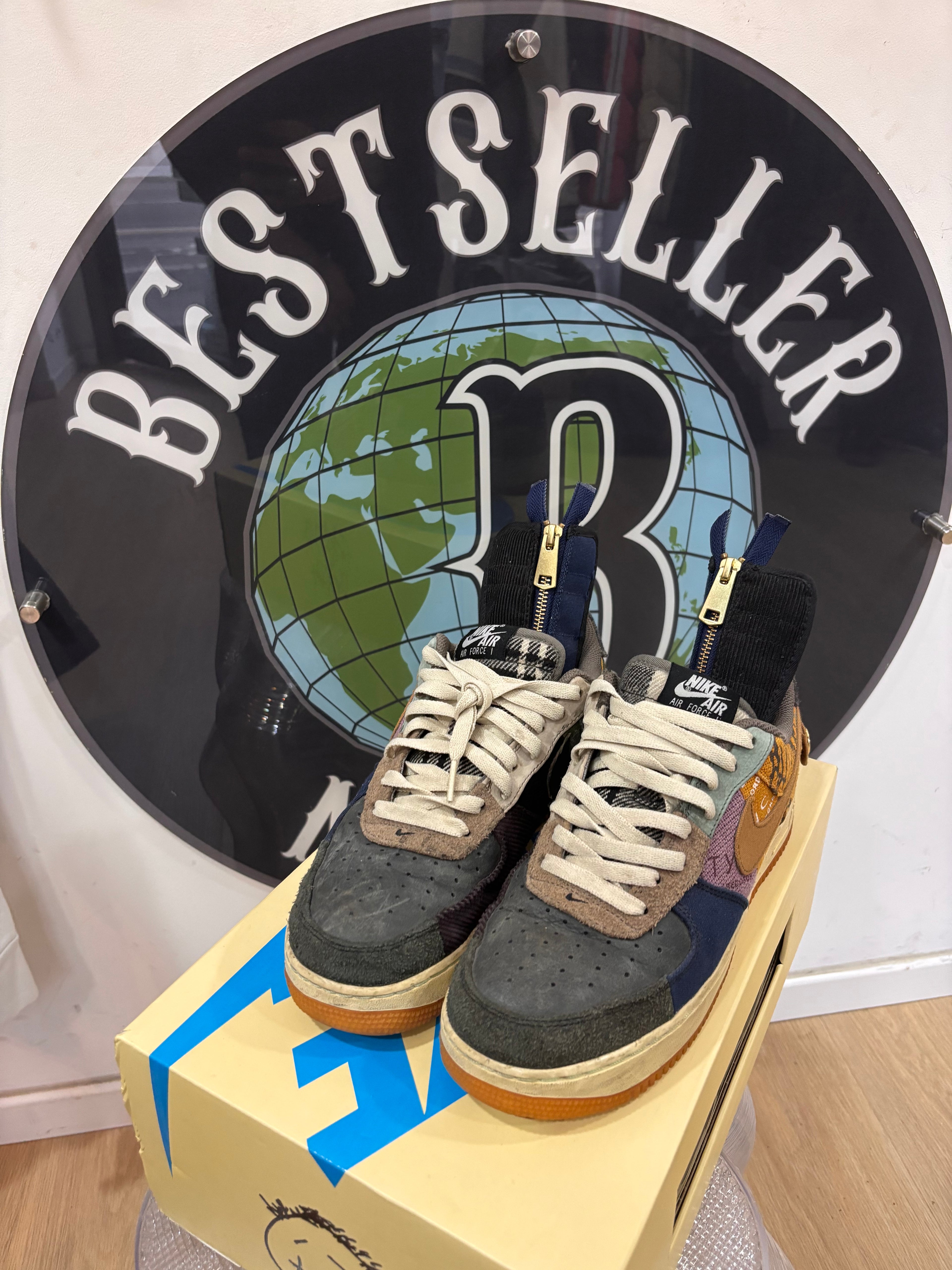 Nike airforce x Travis Scott