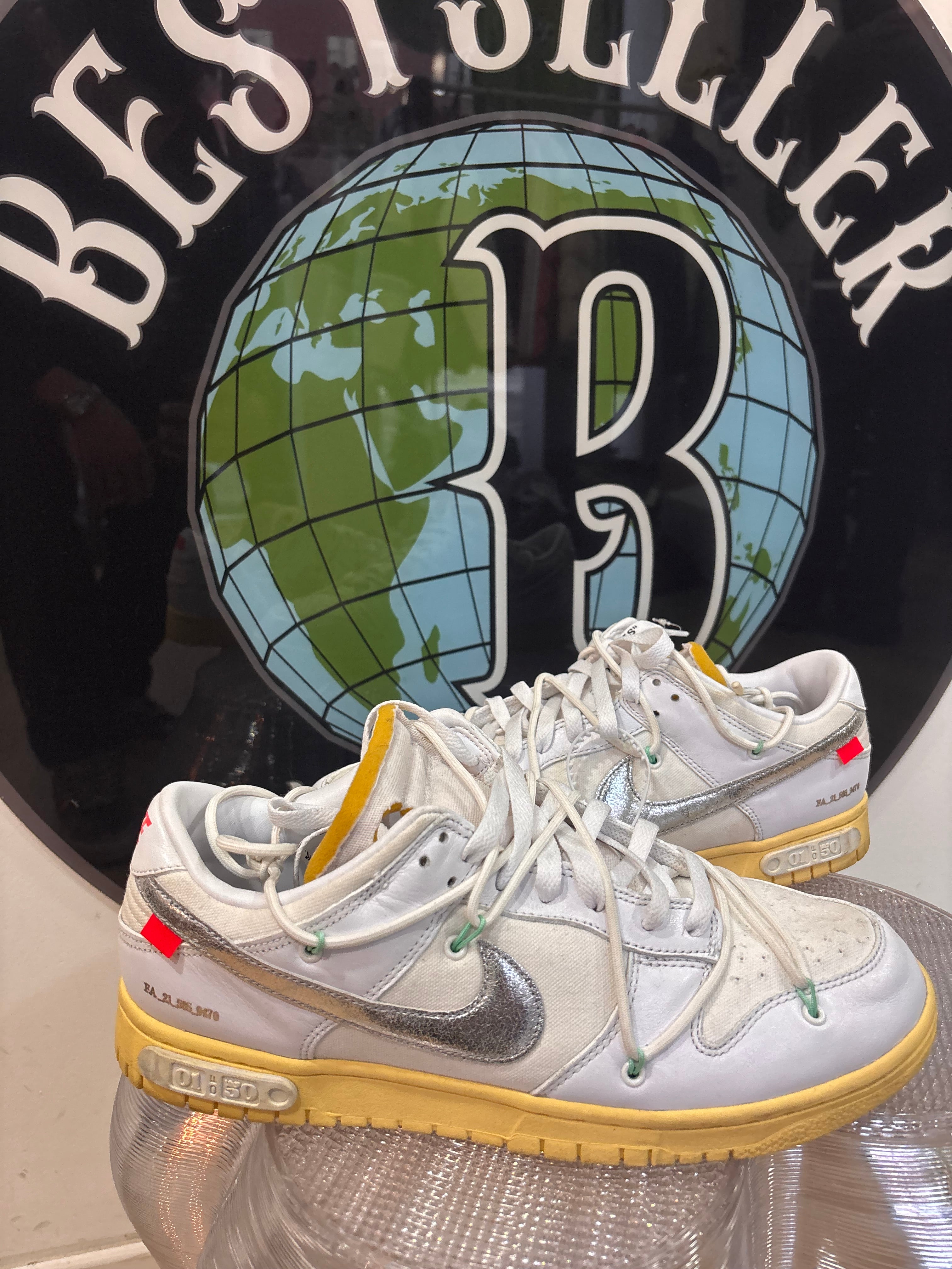 Nike dunk low x Off White “lot 01”