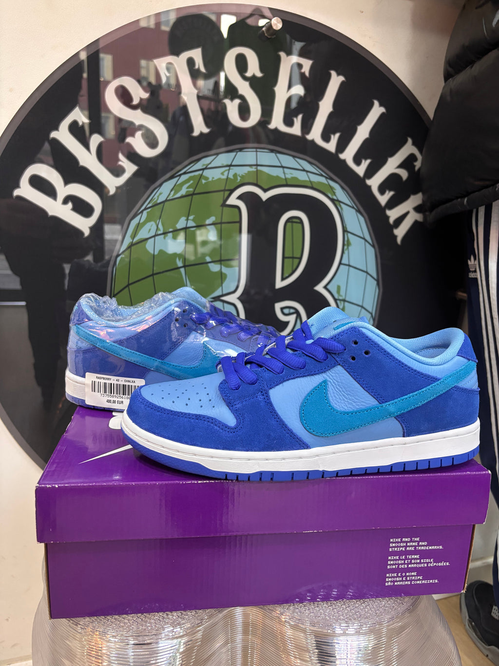 Nike Dunk low Sb “Raspberry”