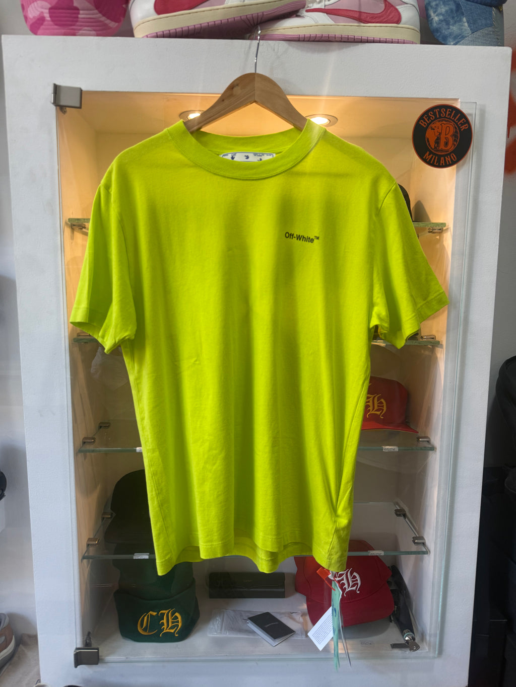 Off White t-shirt size M NEW
