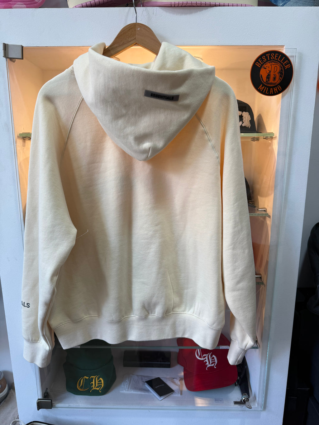 Essential hoodie size S fit M cond 9,5/10