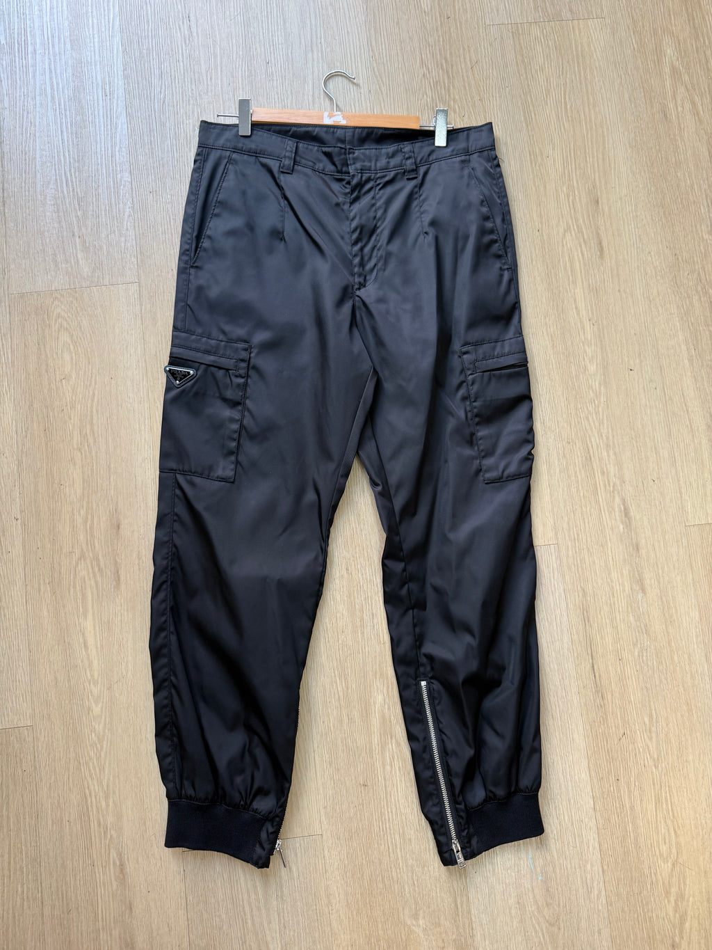 Prada renylon trackpants black cond 9/10 Size 48