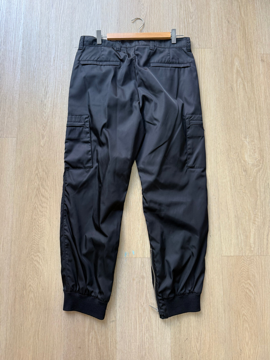 Prada renylon trackpants black cond 9/10 Size 48