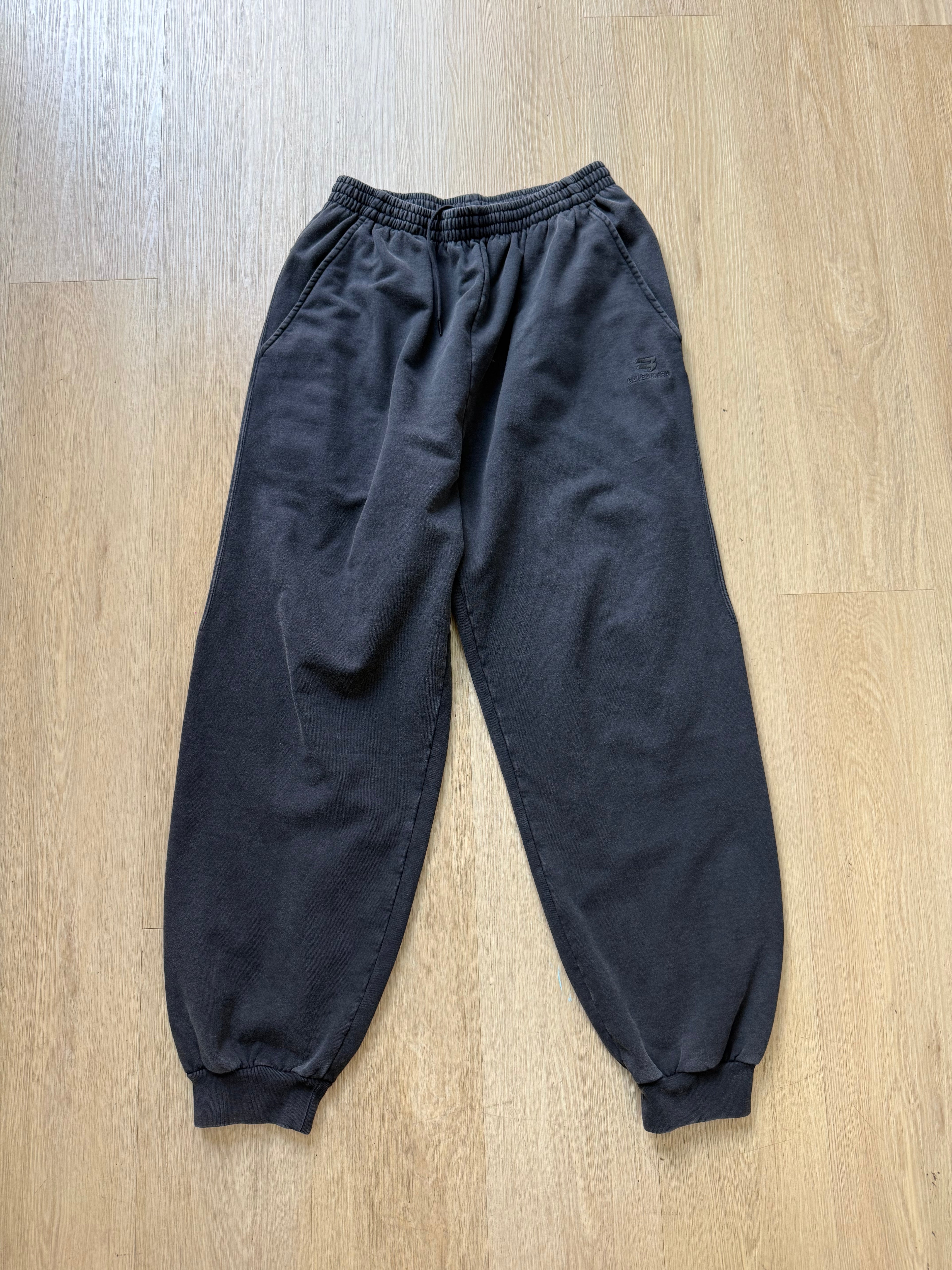 Balenciaga sweatpants size M cond 9/10