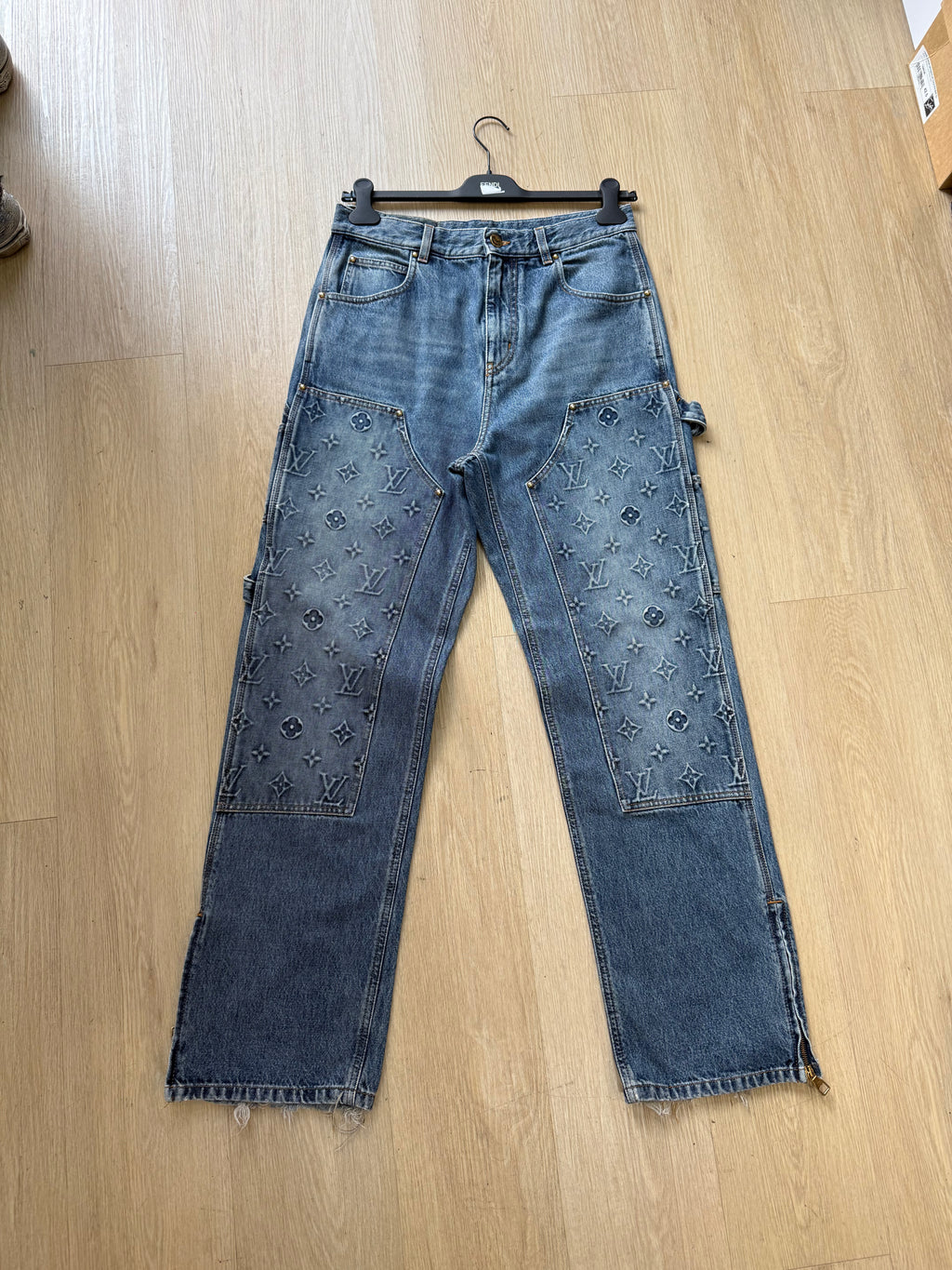 Louis Vuitton Carpenter Blue monogram cond 8/10 Size 30