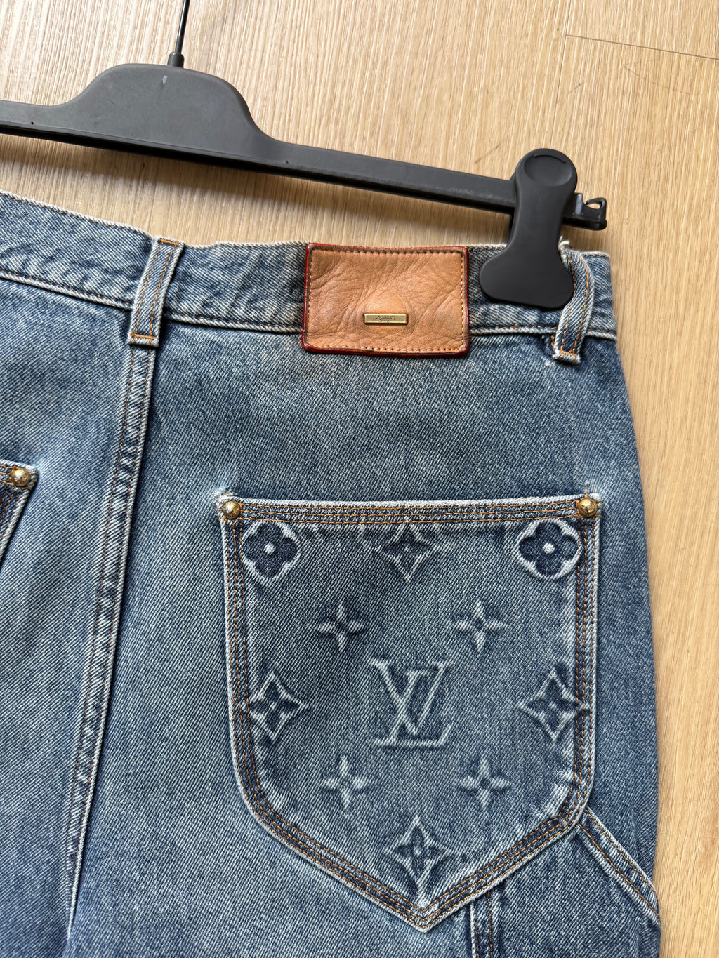 Louis Vuitton Carpenter Blue monogram cond 8/10 Size 30