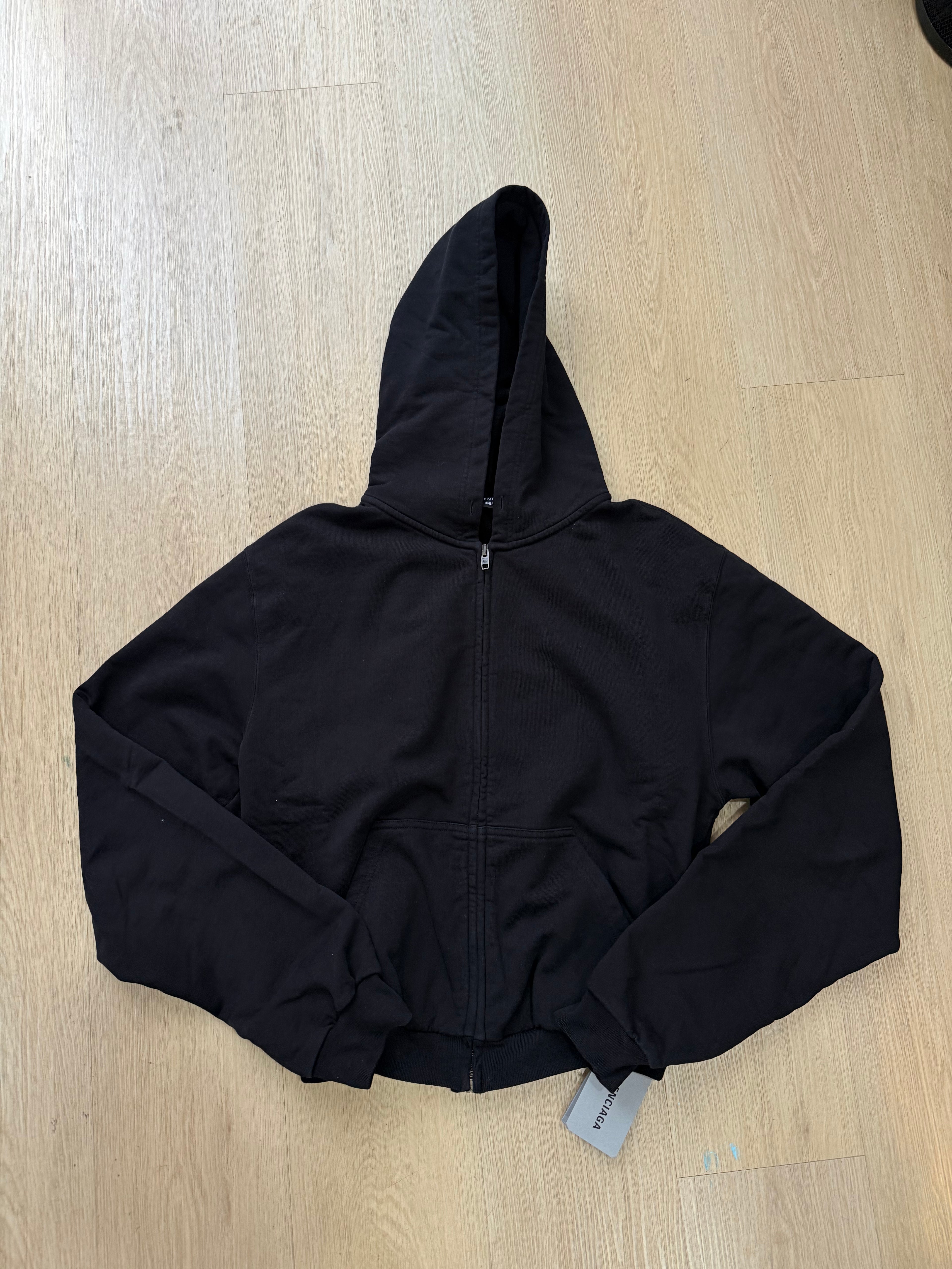 Balenciaga zip hoodie size M NEW (cropped)