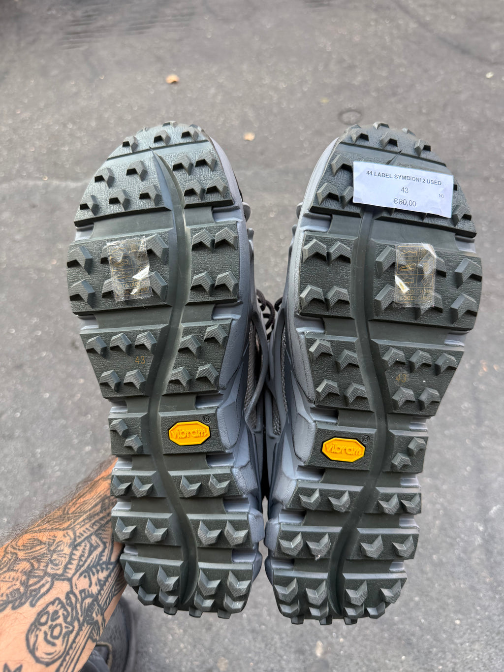 44 Label sneakers size 43 no box