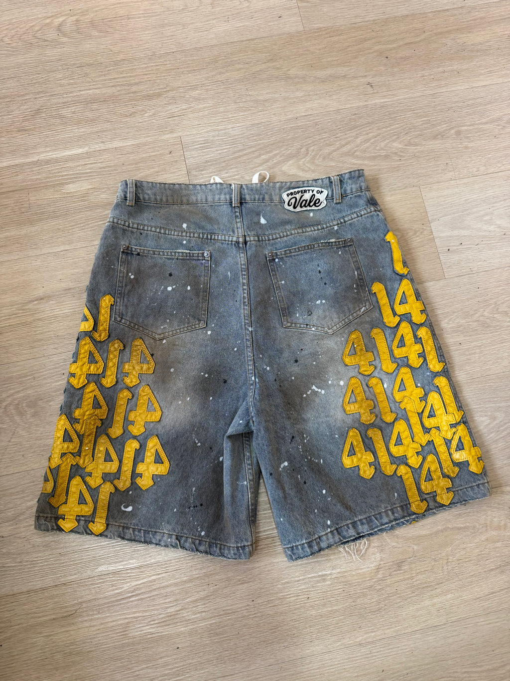 Valley shorts size 30 fit 32