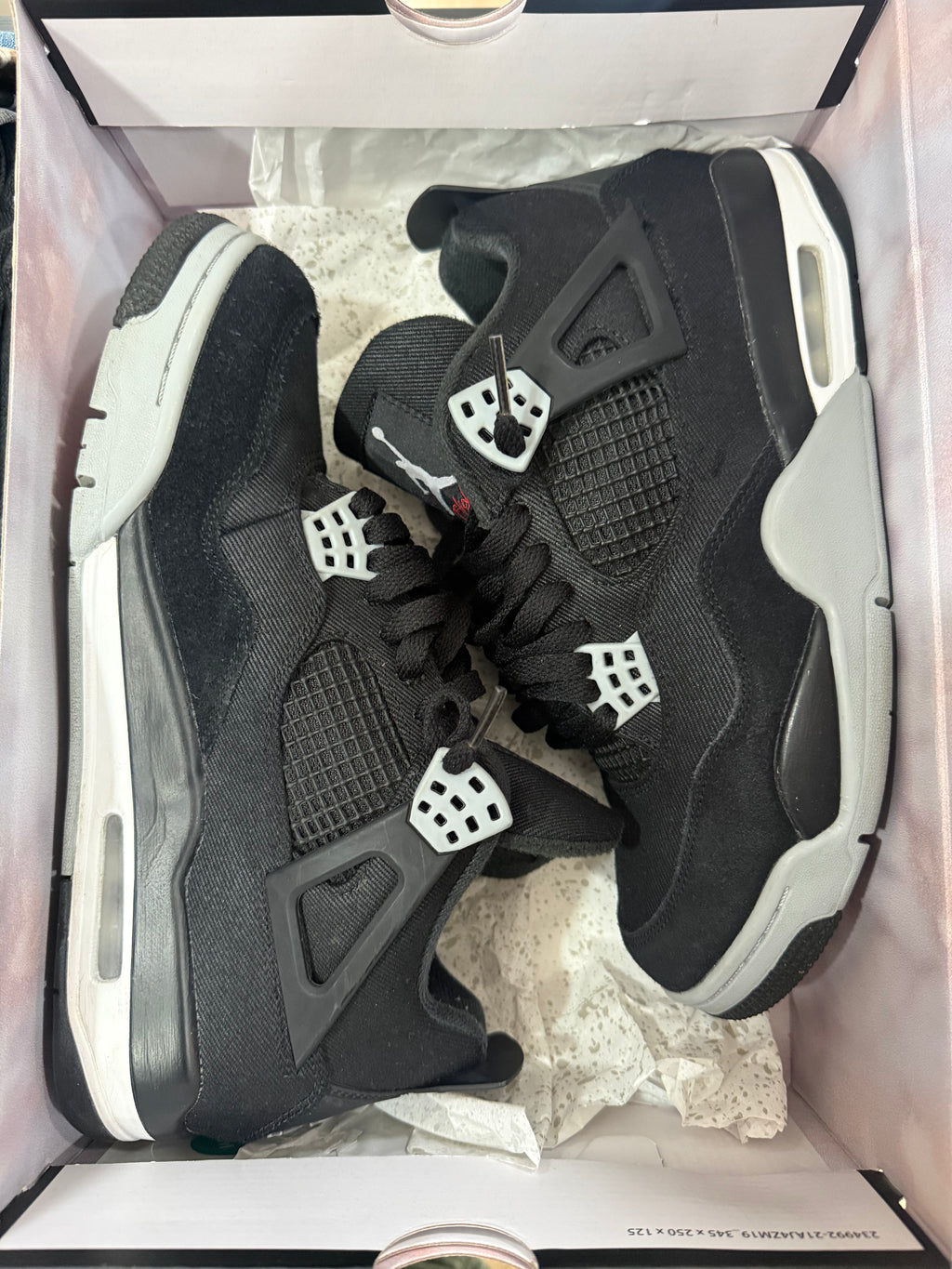 Air Jordan 4 Retro Size 43 cond 9/10