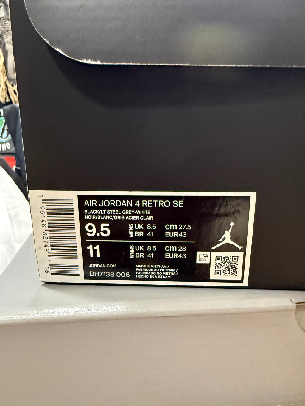 Air Jordan 4 Retro Size 43 cond 9/10