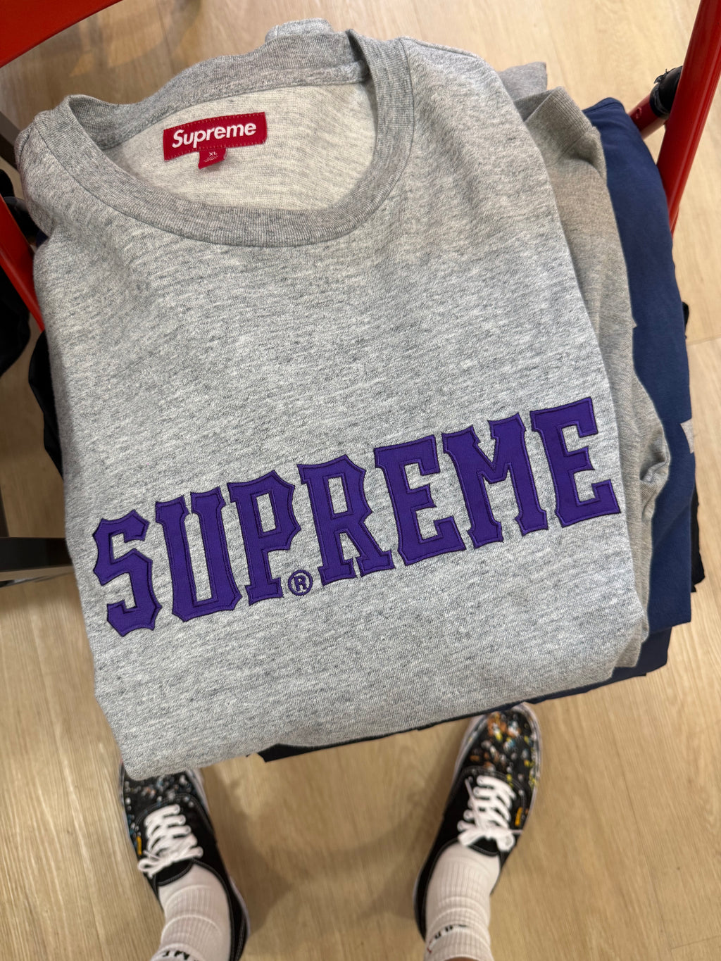 Supreme grey tee size XL
